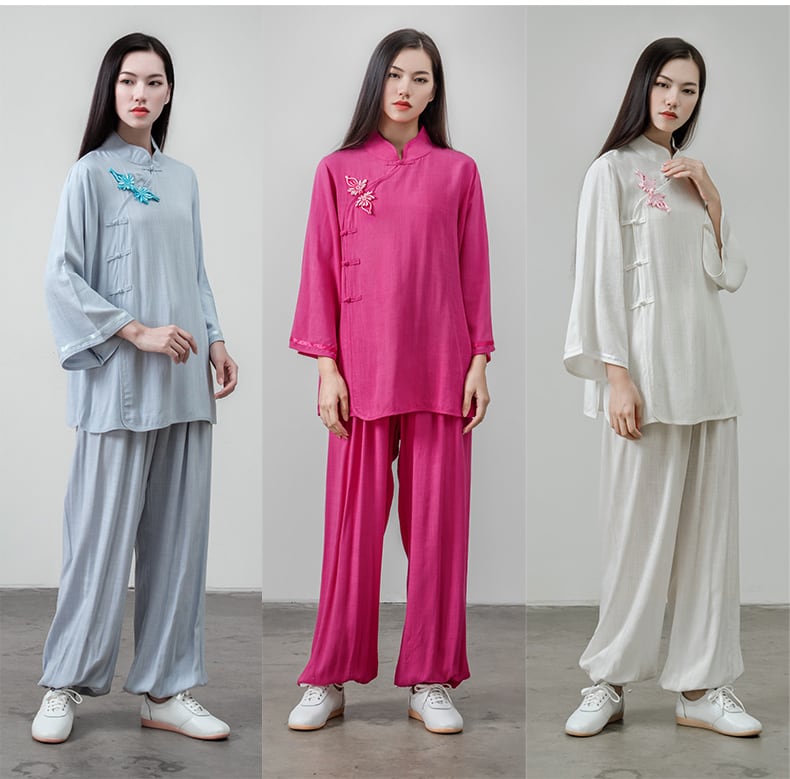 女性の太極拳服